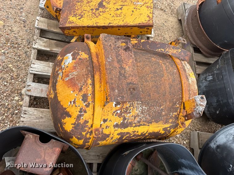 image for item EW4433 B.F. Avery A tractor