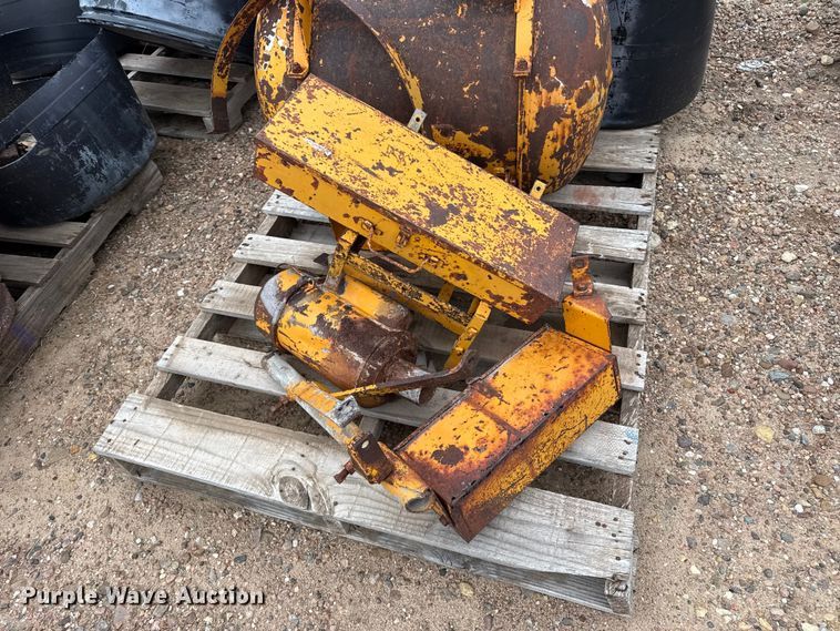 image for item EW4433 B.F. Avery A tractor
