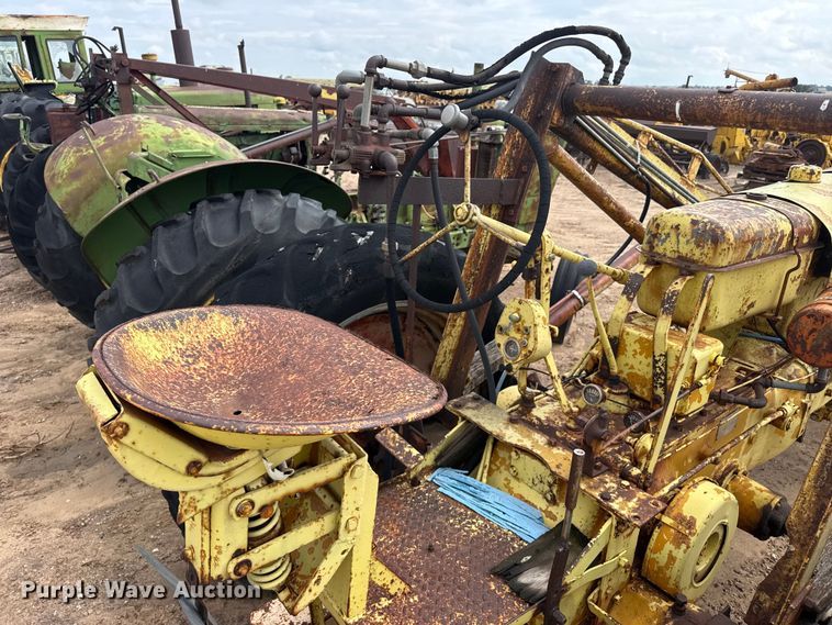 image for item EW4434 Minneapolis Moline UTU tractor