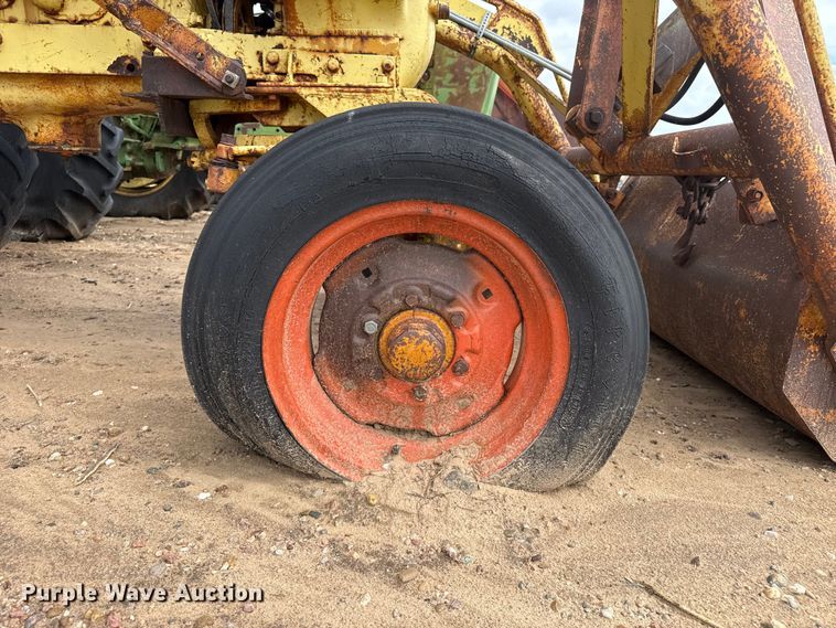 image for item EW4434 Minneapolis Moline UTU tractor