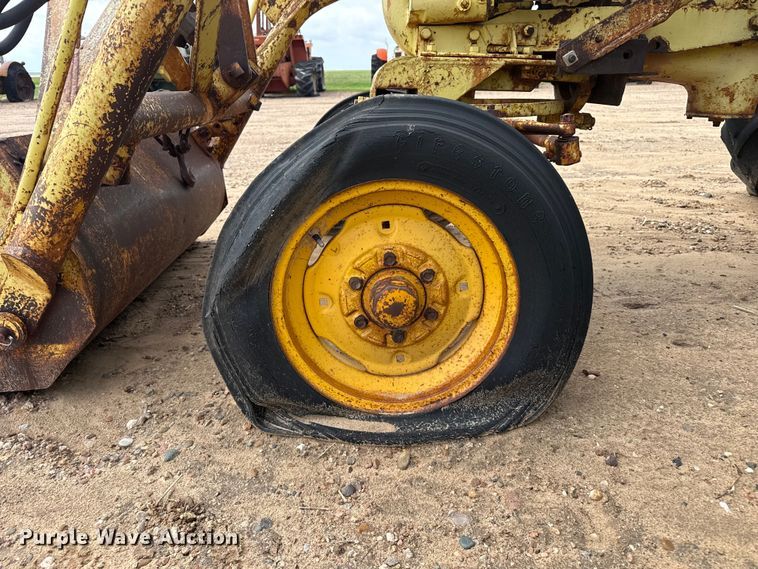 image for item EW4434 Minneapolis Moline UTU tractor
