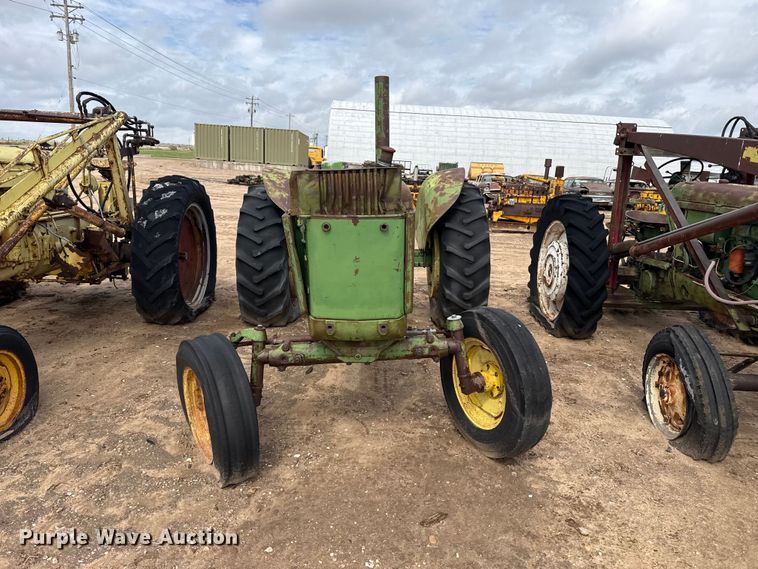 image for item EW4435 John Deere 4010 tractor