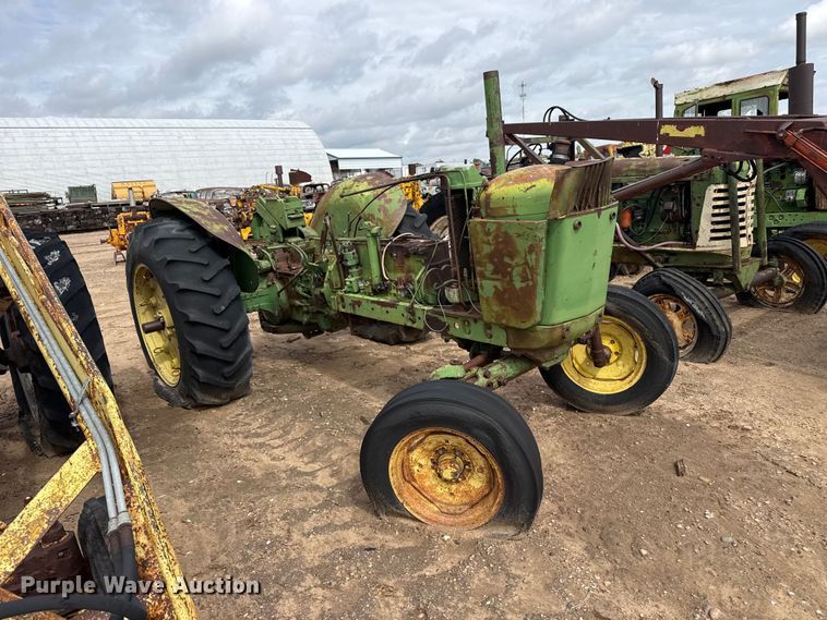 image for item EW4435 John Deere 4010 tractor