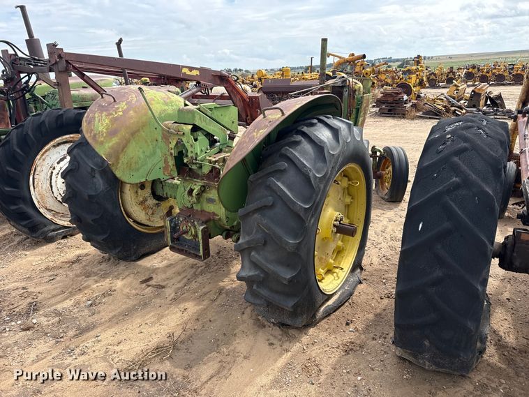 image for item EW4435 John Deere 4010 tractor