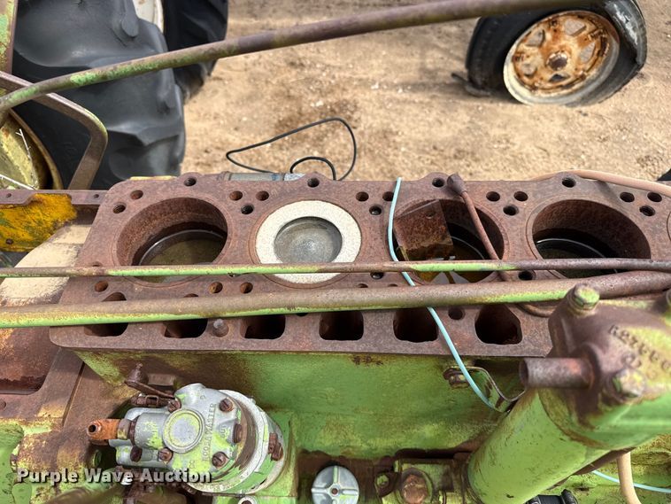 image for item EW4435 John Deere 4010 tractor