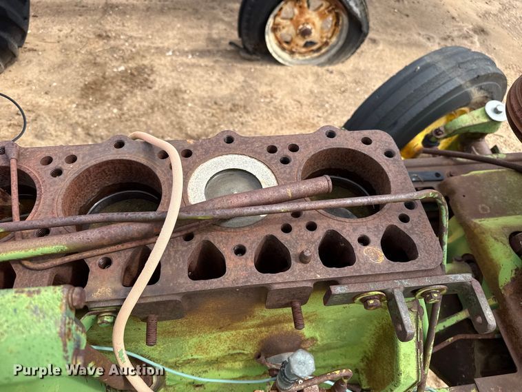 image for item EW4435 John Deere 4010 tractor