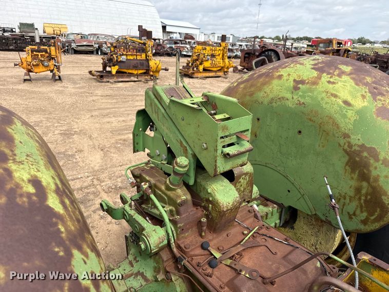 image for item EW4435 John Deere 4010 tractor