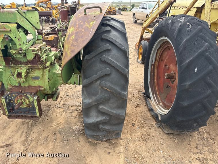 image for item EW4435 John Deere 4010 tractor
