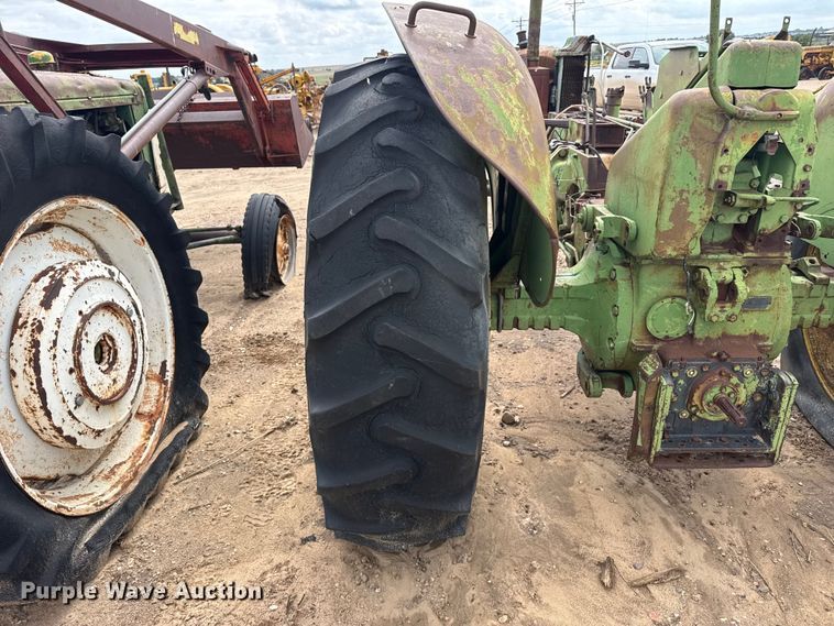 image for item EW4435 John Deere 4010 tractor