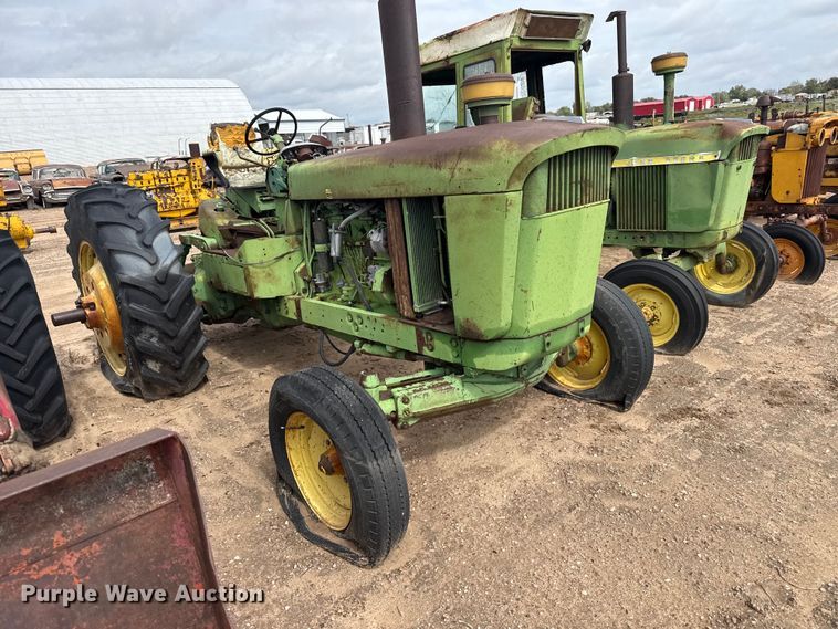 image for item EW4437 John Deere T313R tractor