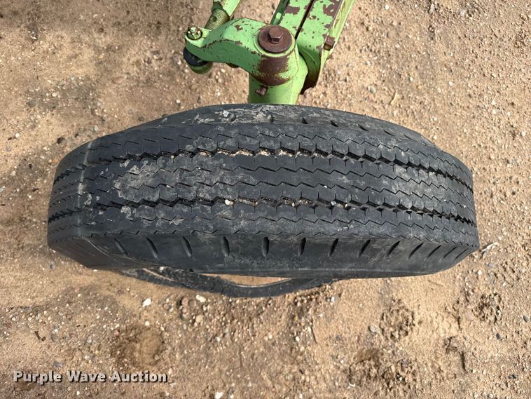 image for item EW4437 John Deere T313R tractor