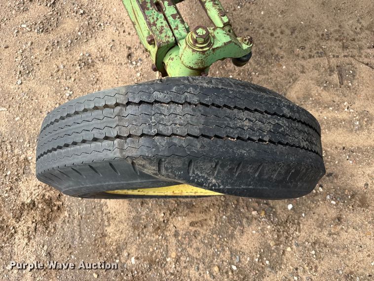 image for item EW4437 John Deere T313R tractor