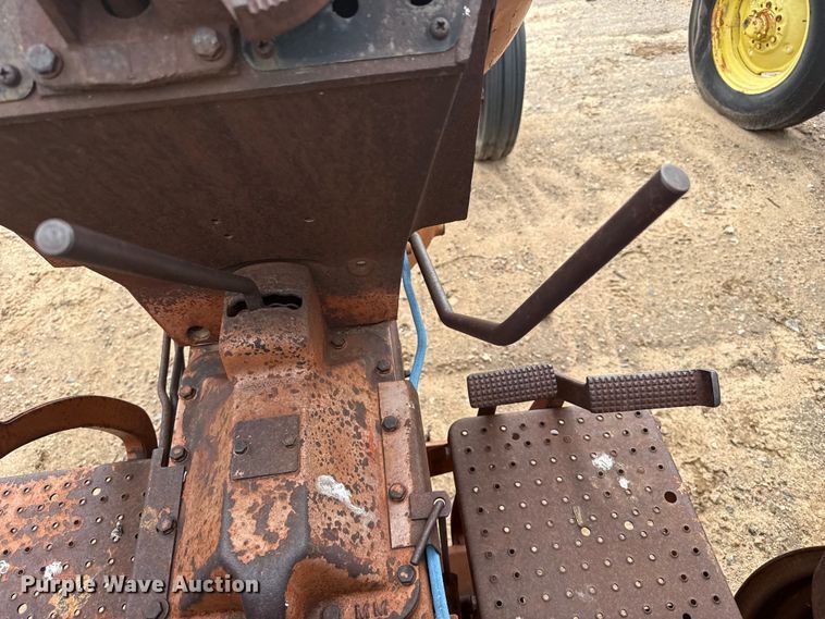 image for item EW4439 Minneapolis Moline M5 tractor