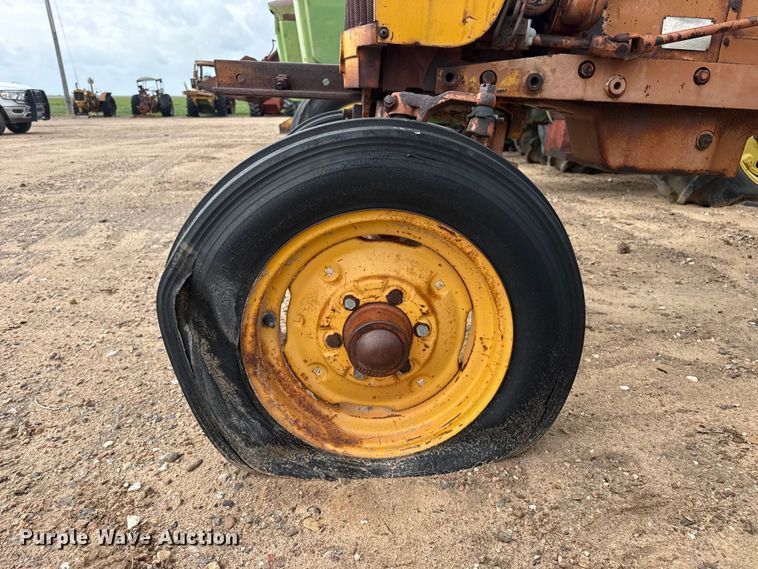 image for item EW4439 Minneapolis Moline M5 tractor