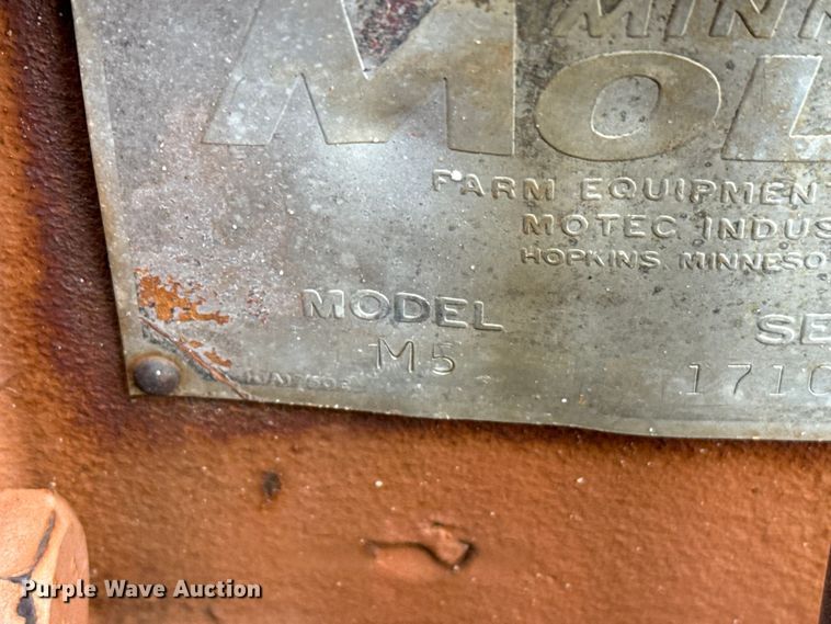 image for item EW4439 Minneapolis Moline M5 tractor