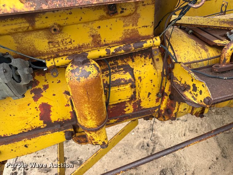 image for item EW4440 Minneapolis Moline UTS tractor