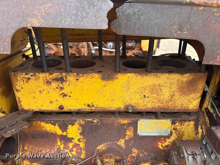 image for item EW4440 Minneapolis Moline UTS tractor