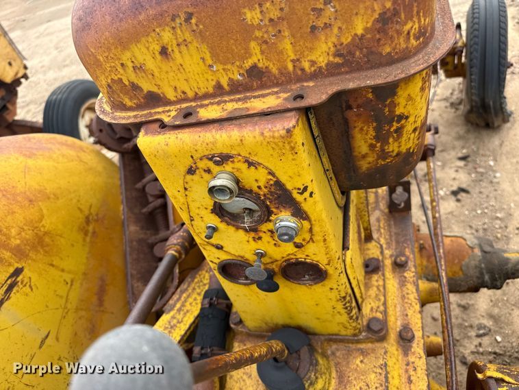 image for item EW4440 Minneapolis Moline UTS tractor