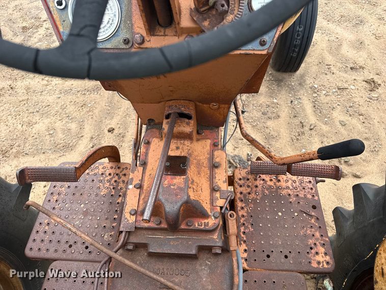 image for item EW4441 1964 Minneapolis Moline M602 tractor