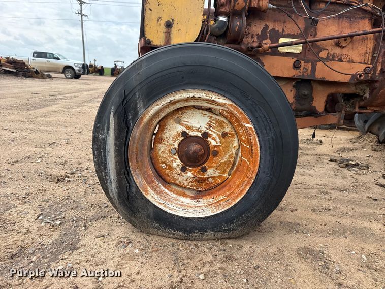 image for item EW4441 1964 Minneapolis Moline M602 tractor