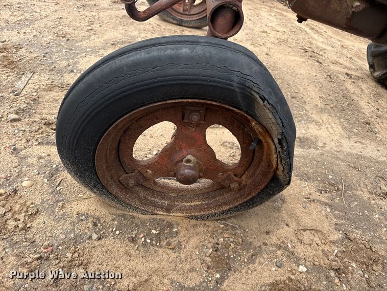 image for item EW4442 Farmall A tractor