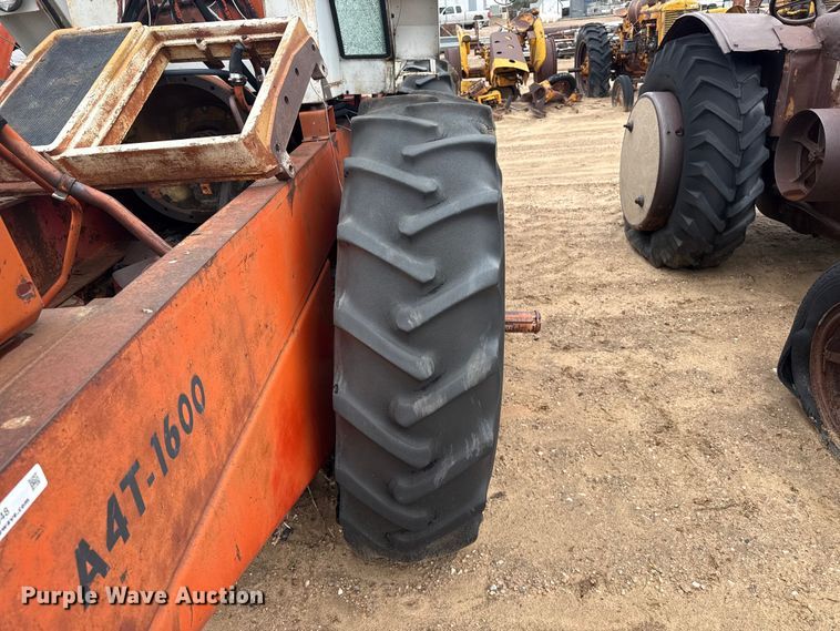 image for item EW4448 Minneapolis Moline A4T-1600 4WD tractor