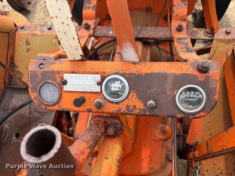 image for item EW4451 Case LA tractor