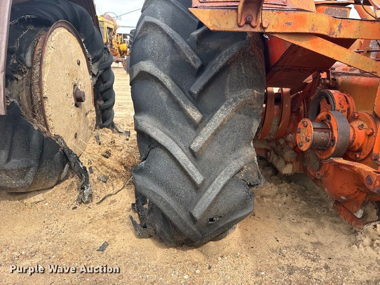 image for item EW4451 Case LA tractor
