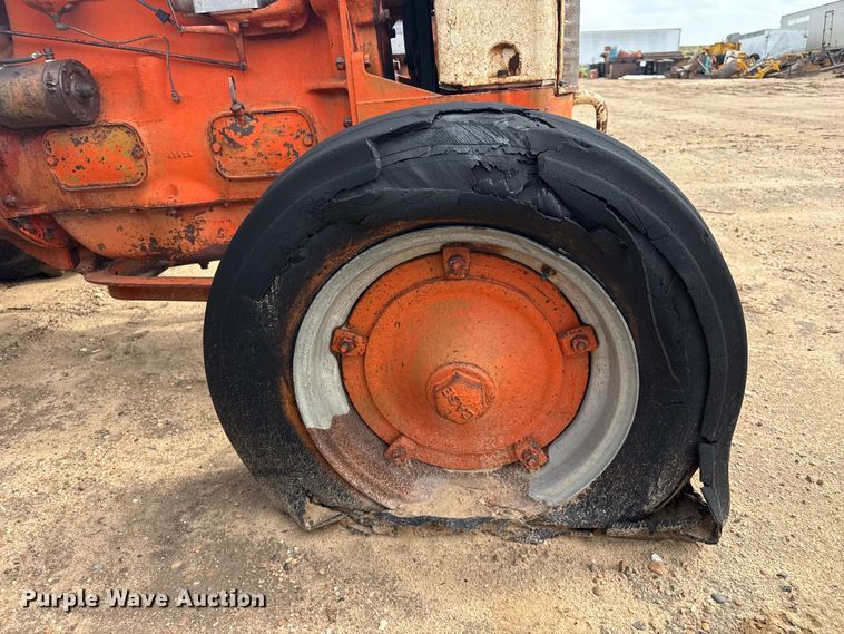 image for item EW4451 Case LA tractor