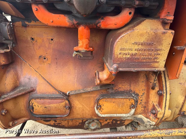 image for item EW4452 Case LA tractor