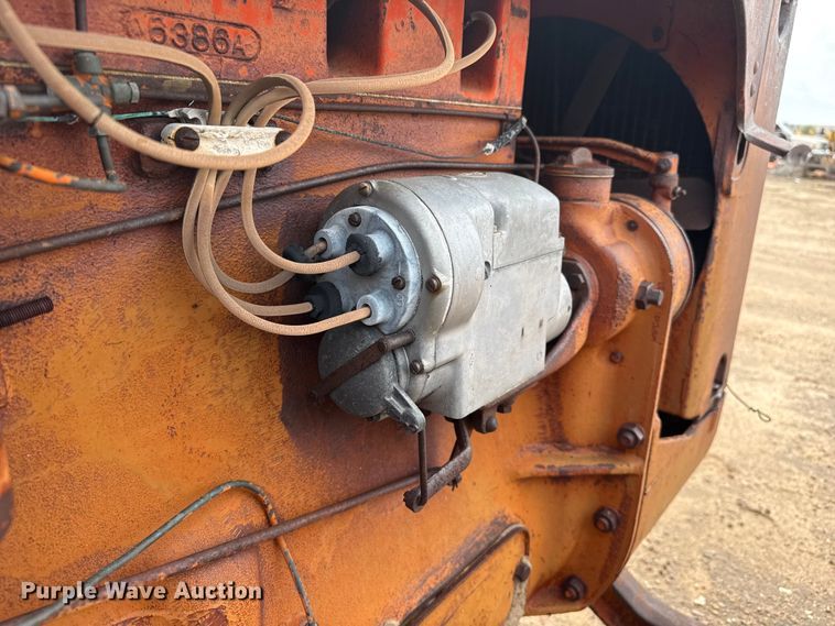 image for item EW4452 Case LA tractor