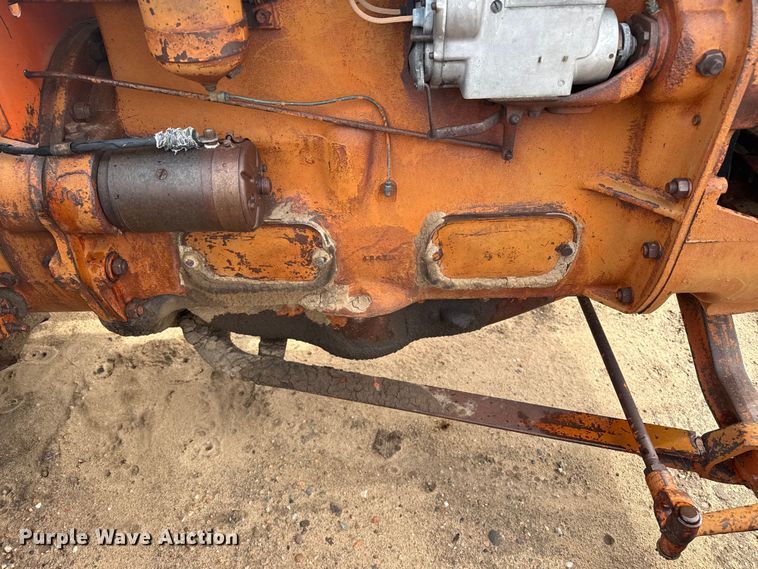 image for item EW4452 Case LA tractor
