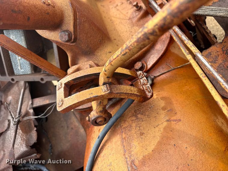 image for item EW4452 Case LA tractor