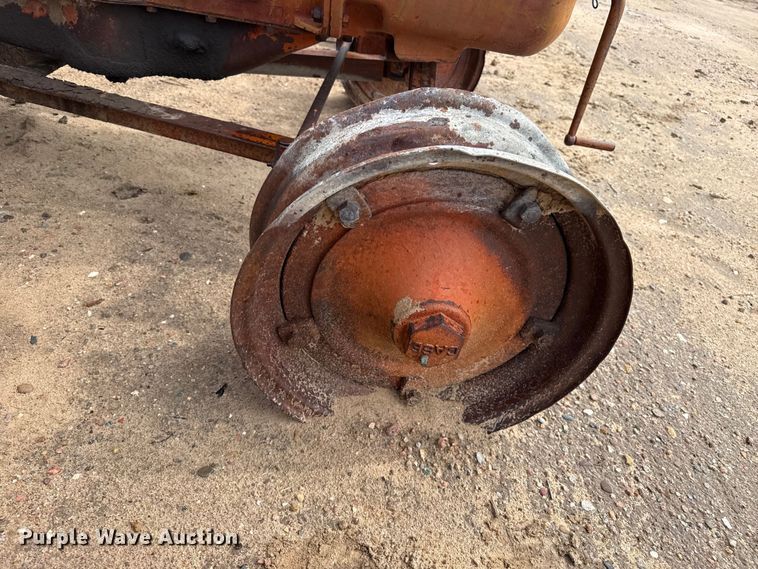 image for item EW4452 Case LA tractor