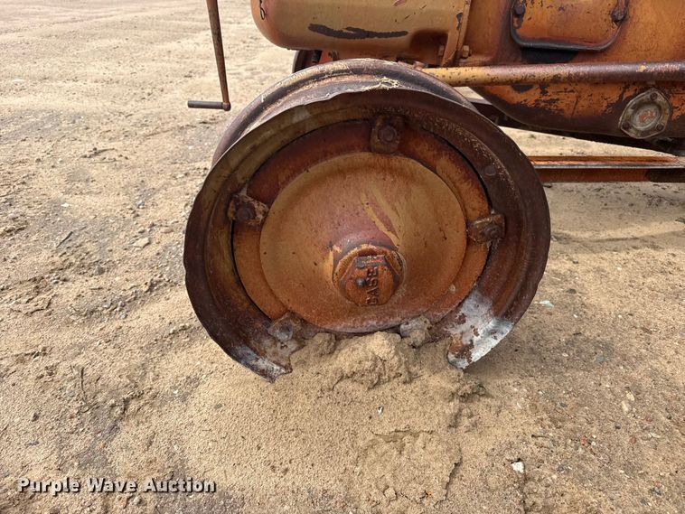 image for item EW4452 Case LA tractor