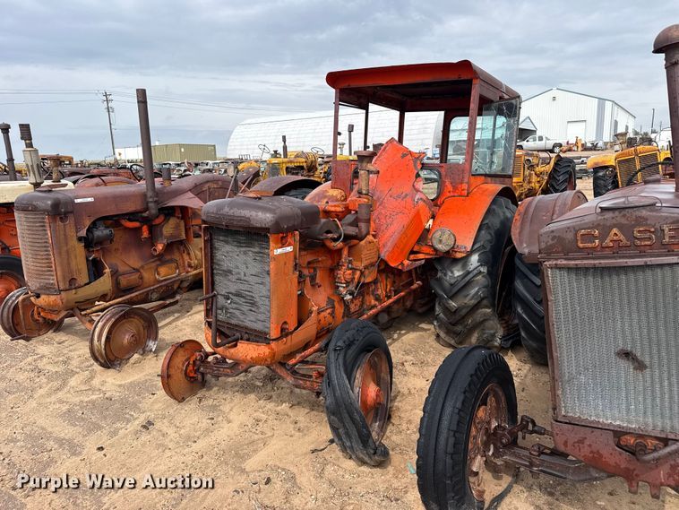Case LA tractor