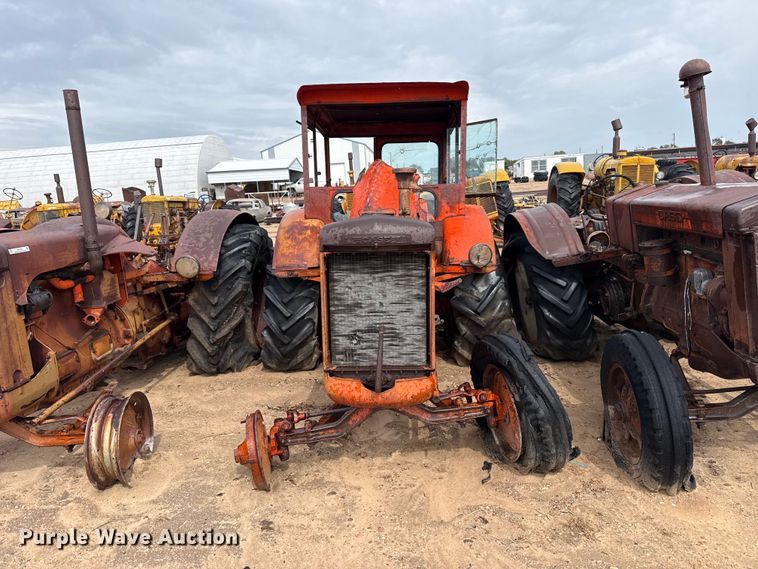 image for item EW4453 Case LA tractor
