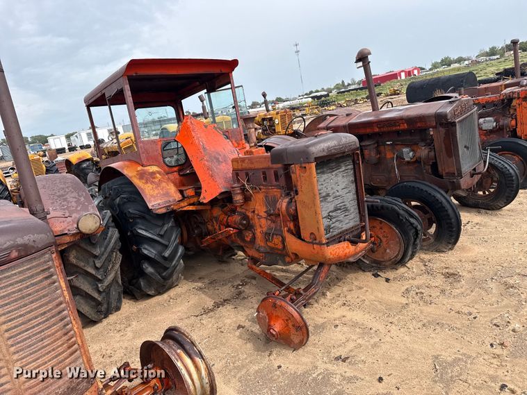 image for item EW4453 Case LA tractor