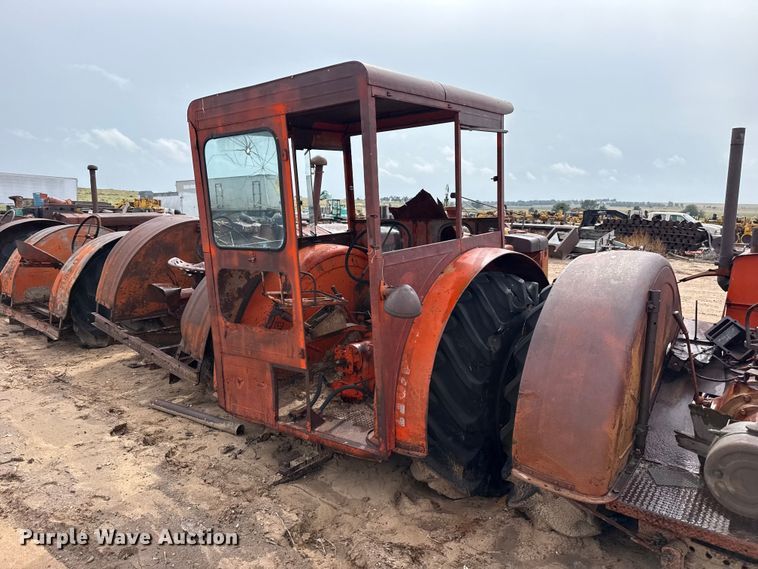 image for item EW4453 Case LA tractor