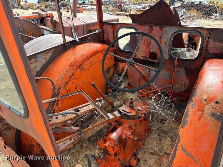 image for item EW4453 Case LA tractor