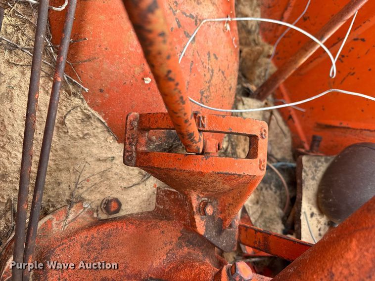 image for item EW4453 Case LA tractor
