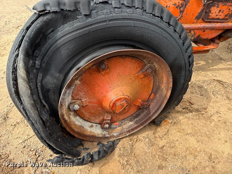 image for item EW4453 Case LA tractor