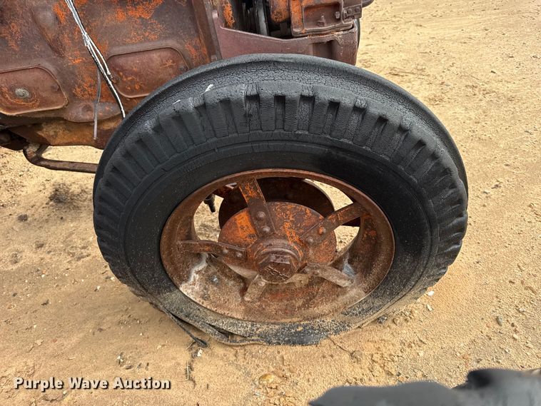 image for item EW4454 Case L tractor