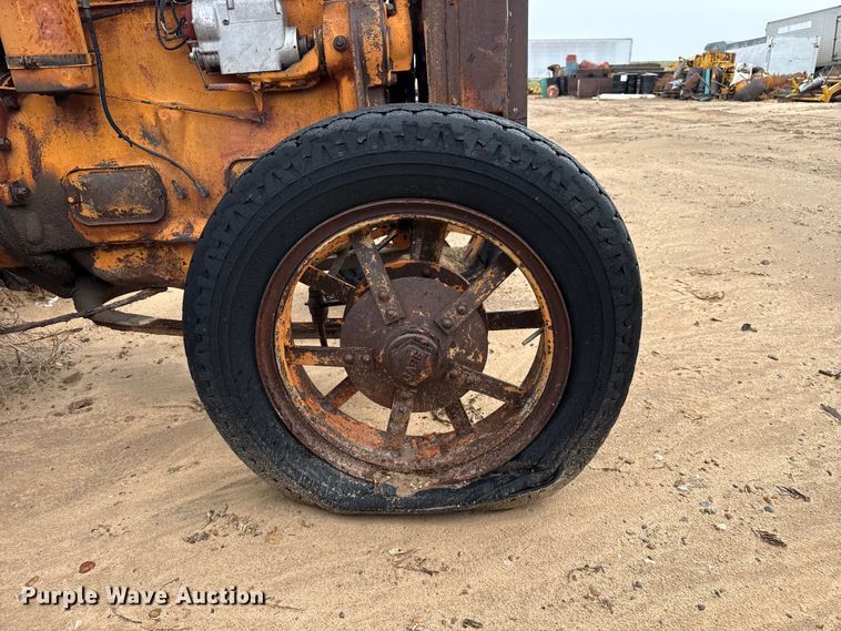 image for item EW4456 Case L tractor