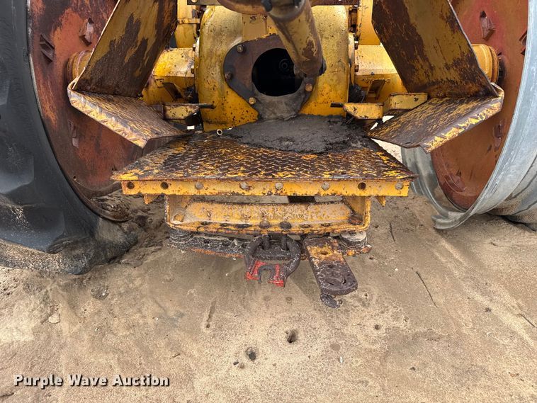 image for item EW4457 Minneapolis Moline UTU tractor