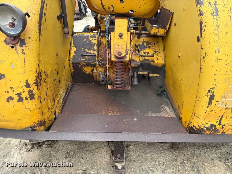 image for item EW4460 1955 Minneapolis Moline GB tractor