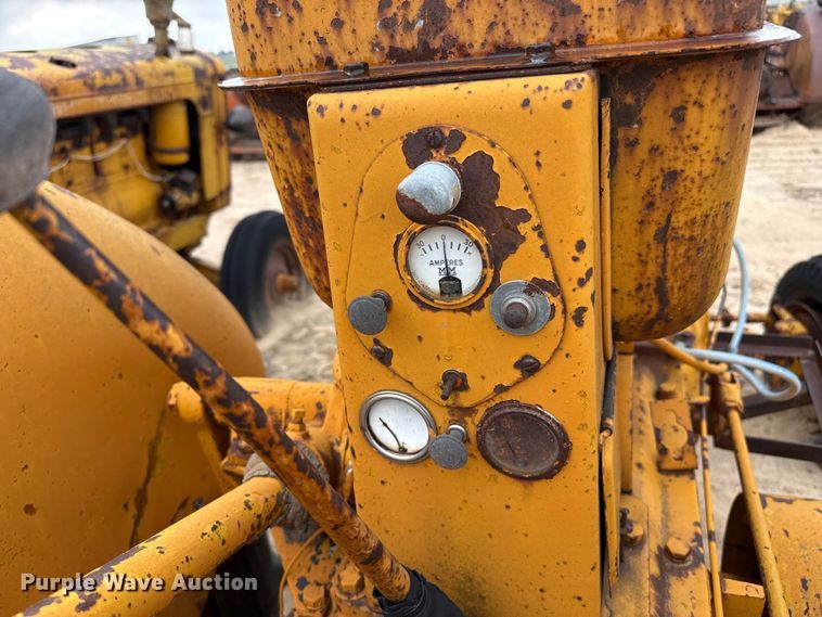 image for item EW4461 Minneapolis Moline UTS tractor