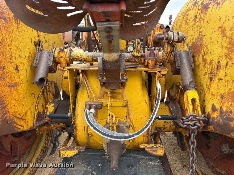 image for item EW4462 Minneapolis Moline UTU tractor