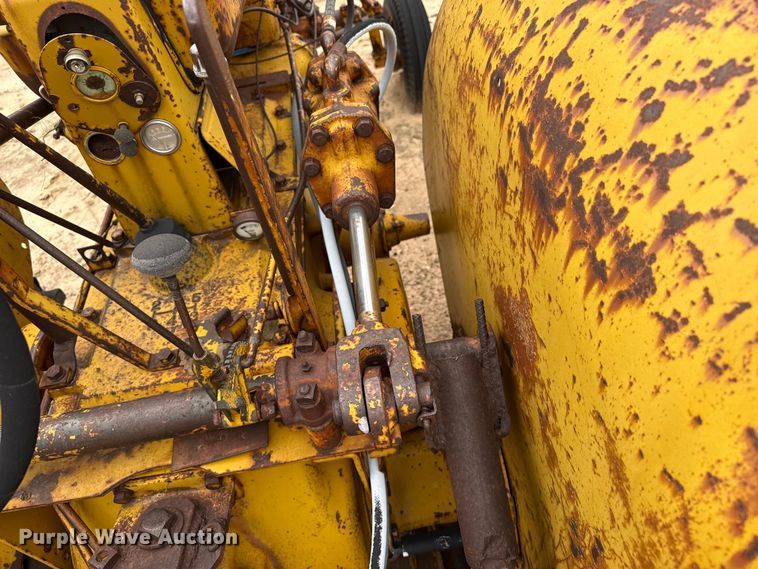 image for item EW4462 Minneapolis Moline UTU tractor