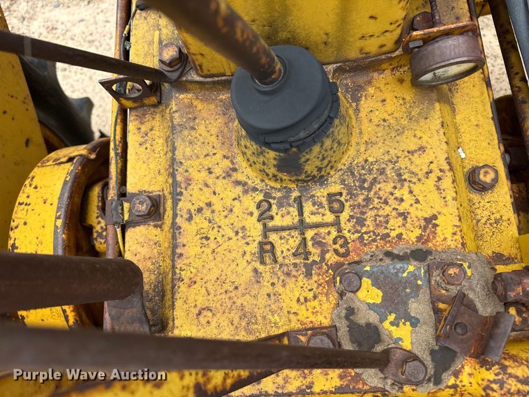 image for item EW4462 Minneapolis Moline UTU tractor